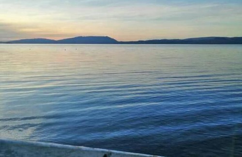 Villarrica Casa | Casa con vista al lago y playa privada