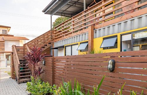 Lagoa da Conceicao Apartamento | Casa Container-AC-1000Mbps-Cozinha Completa-BBQ