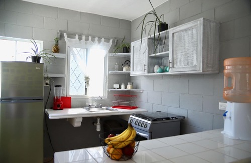 Tohoku Casa | Casa Corazon - Cozy 2 bedroom house downtown, 5 min from the beach!.