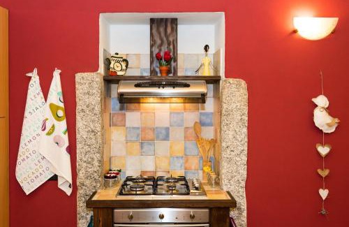 Arona Apartamento | Casa Corte Alla Rocca