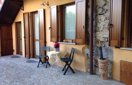 Arona Apartamento | Casa Corte Alla Rocca