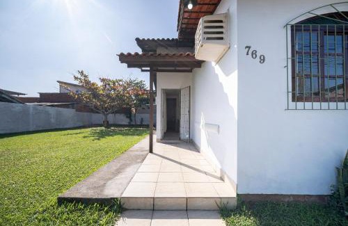 Florianopolis Apartamento | Casa Costeira 3Q perto da praia by Achei
