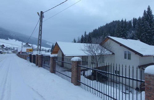 Brosteni Casa | Casa Crenguta