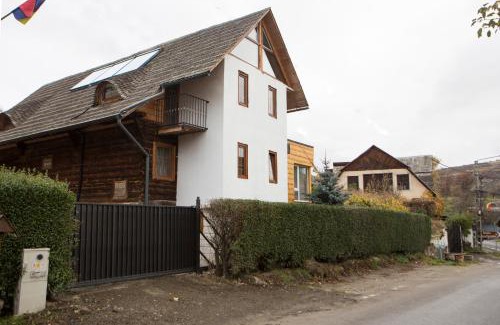 Poienile Izei Casa | Casa cu Magnolii