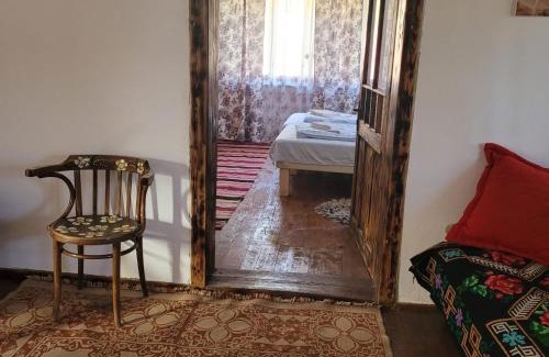 Jibert Casa | Casa cu struț Malancrav