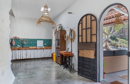 Gáldar Casa | 'Casa Cueva' con vistas a la montaña, terraza privada y jardín privado