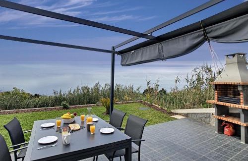 Prazeres Casa | Casa da Felicidade by LovelyStay