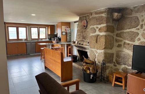 Cova Casa | Casa da Lage - Piscina Sazonal - Vistas rio - Gerês