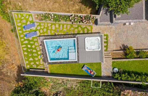 Prazeres Casa | Casa da Maloeira by An Island Apart