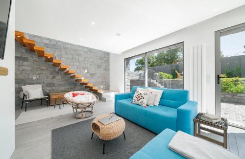 Prazeres Casa | Casa da Maloeira by An Island Apart