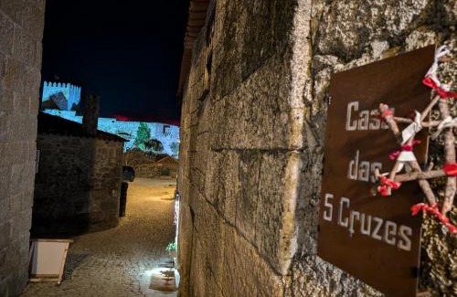 Sortelha Casa | Casa das 5 Cruzes dentro da muralha