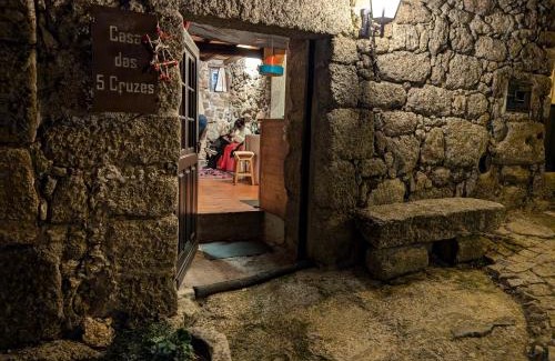 Sortelha Casa | Casa das 5 Cruzes dentro da muralha