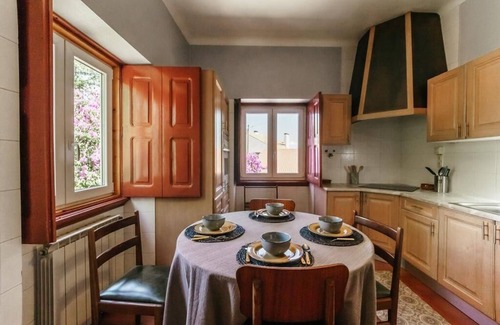 Covilha Cabaña | Casa das Essências, Country House in the City