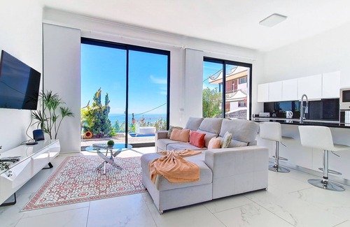 Estrela da Calheta Casa | Casa das Flores by LovelyStay