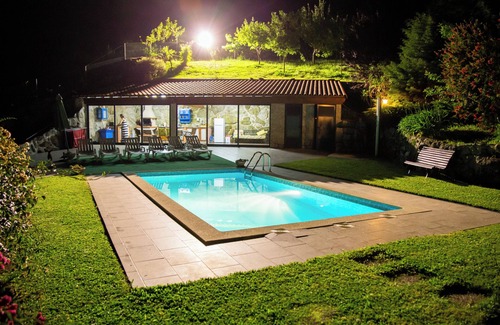 Guilhofrei Cabaña | CASA das Leiras. Where silence speaks and calm inspires!