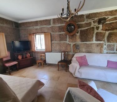 Guarda Casa | Casa das Pédrinhas Guarda