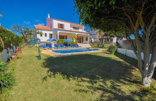 Santa Eulalia Villa | Casa das Palmeiras by OCvillas