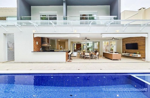 Riviera de Sao Lourenco Casa | Casa de 400m² e piscina próximo à praia
