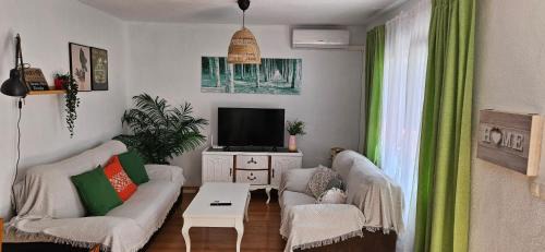 Durcal Casa | Casa de 5 habitaciones hasta 9 plazas, La Casilla en Dúrcal, Granada