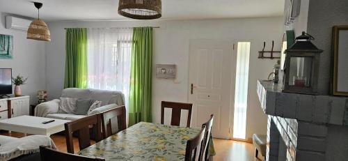 Durcal Casa | Casa de 5 habitaciones hasta 9 plazas, La Casilla en Dúrcal, Granada