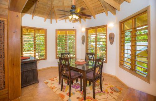 Sandy Bay Casa | Casa de Admirada Home