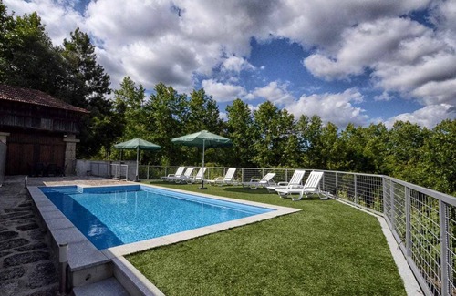 Molares Casa | Casa de Vacaciones T5 con Barbecue y Piscina Privada
