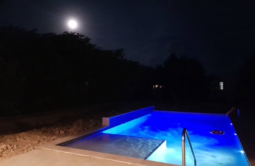 Patricks Island Apartamento | Casa de Bells 2 - Estudio con piscina, cenador, entrada privada y estacionamiento