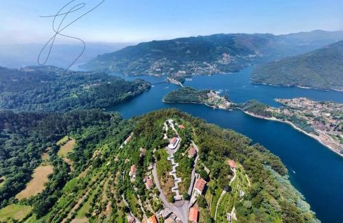 Cova Apartamento | Casa de Casarelhos - "Rio - Cascatas - Montanha - Gerês"