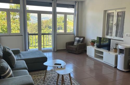 Cova Apartamento | Casa de Casarelhos - "Rio - Cascatas - Montanha - Gerês"