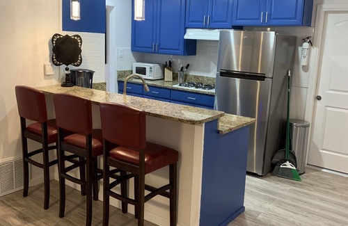 North San Antonio - SAT Casa | CASA De COLORES - HOLIDAY EDITION - Airport