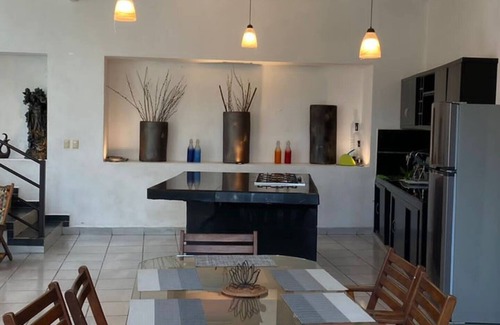El Santuario Casa | Casa de descanso a un lado del mirador de la peña de Valle de Bravo