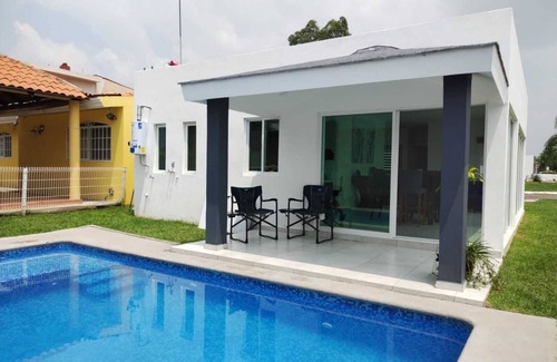 Tlajomulco de Zuniga Casa | Casa de descanso con alberca a 40 mins de Guadalajara