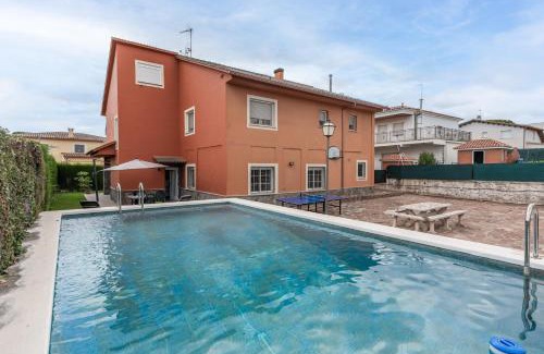 Santa Eulalia de Roncana Apartamento | Casa de vacances Mary