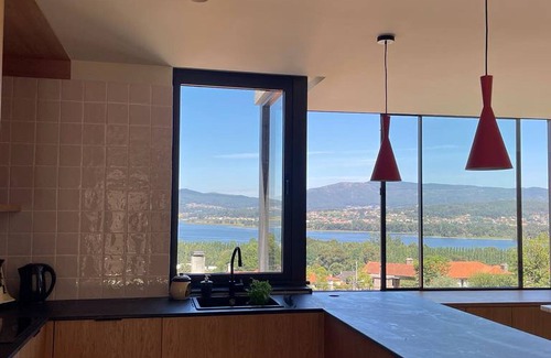 Lanhelas Casa | Casa de Férias com Piscina e Vista Fantástica