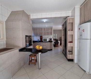 Itacolomi Casa | Casa de férias para 12 pessoas em Picarras e Beto Carrero