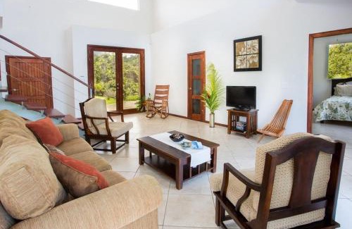 Parrita Casa | Casa de Fox - Confort en medio de la jungla!