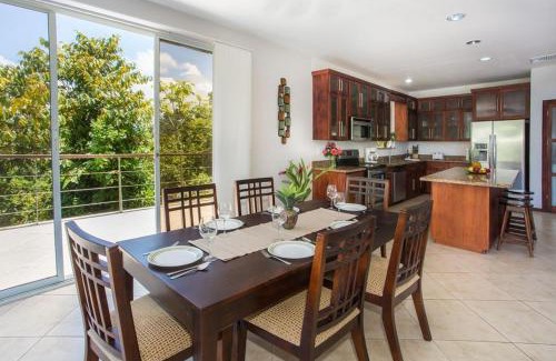 Parrita Casa | Casa de Fox - Confort en medio de la jungla!