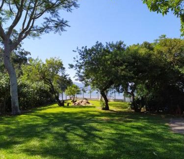 Palhoca Complejo | Casa de Frente para o Mar na Enseada de Brito