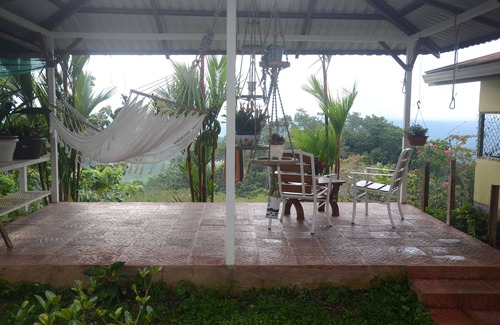 Turrialba Apartamento | Casa de la Brujita - Habitación doble con cocina y pabellón de jardín