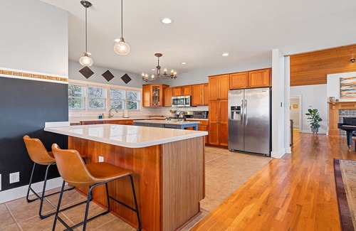 Lake Junaluska Casa | Casa De La Mijenta - Spacious 5-bedroom Modern Lodge in peaceful Lake Junaluska