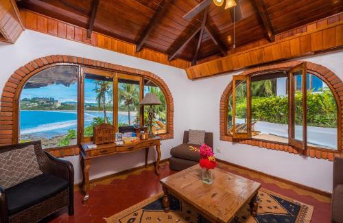 Playa Flamingo Casa | Casa De La Playa- Beachfront Home At Flamingo