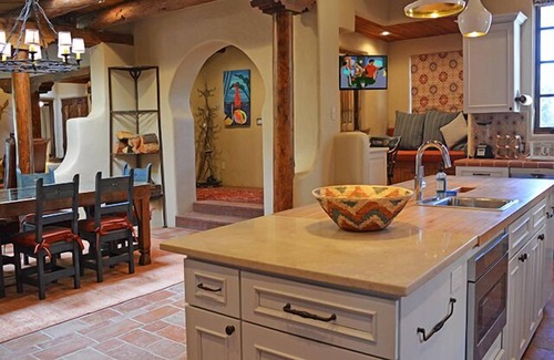 Arroyo Seco Casa | Casa de la Valle Luna Luxurious and Amazing Patio with Hot Tub and Fireplace