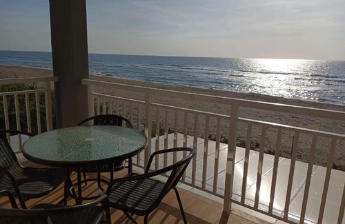 Santa Lucia Casa | CASA DE LEON Private Beach House