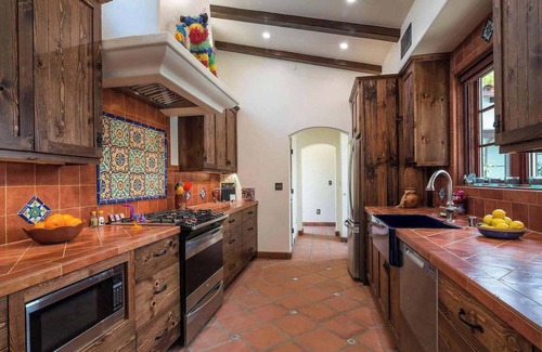 West Mesa Casa | Casa de Lujo - Spanish Seaside Retreat