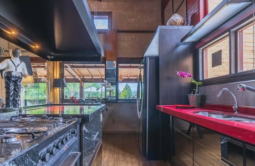 Amparo Casa | Casa em Amparo com Piscina e Conforto