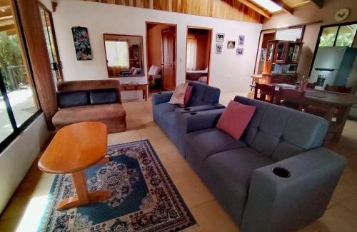 Quebrada Grande Chalet De Esquí | Casa de Montaña Tica Linda