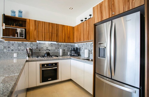 Díaz Ordaz Condominio | Casa de Palm Springs | Luxe 2BR in Versalles