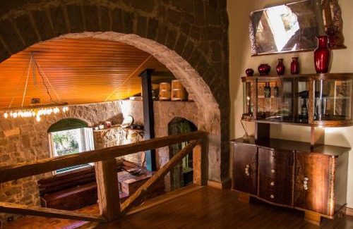 Caminhos da Eulalia Casa | Casa de Pedra Mena Kaho