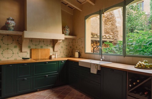 Cruilles Cabaña | Casa de piedra con jardín y vistas en Cruilles