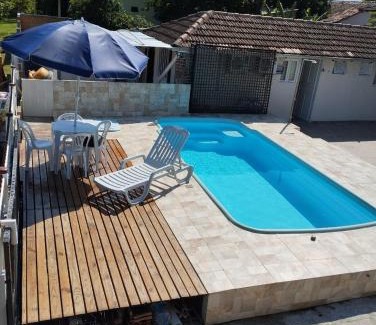 Ubatuba Casa | Casa de praia com piscina para 08 pessoas